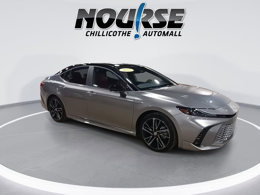 Used 2025 Toyota Camry XSE FWD image 2