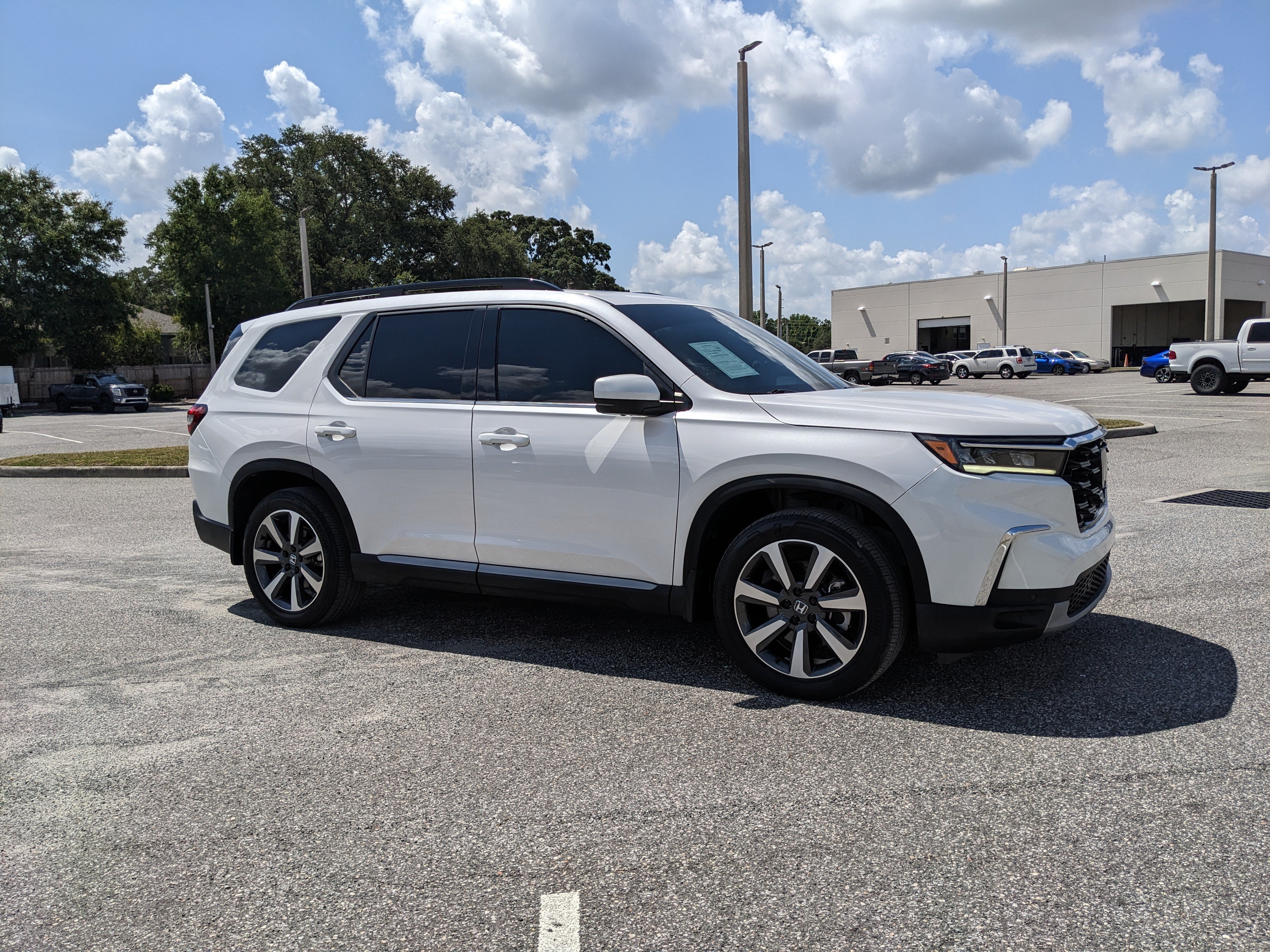 Used 2024 Honda Pilot Elite image 9