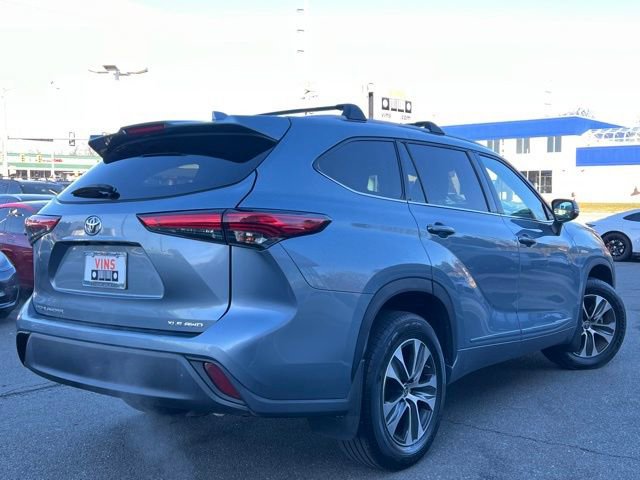 Used 2022 Toyota Highlander XLE image 14