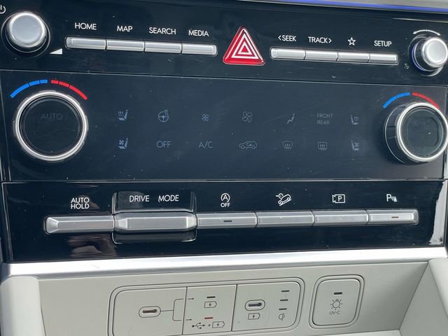 Used 2025 Hyundai Santa Fe Limited image 29