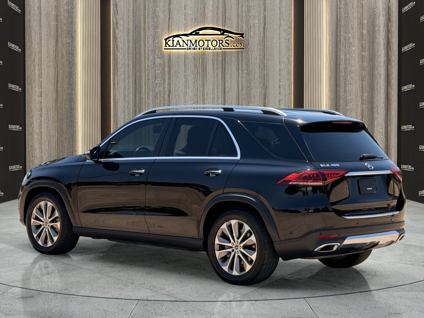 Used 2023 Mercedes-Benz GLE 450 4MATIC w/ Premium Package image 8