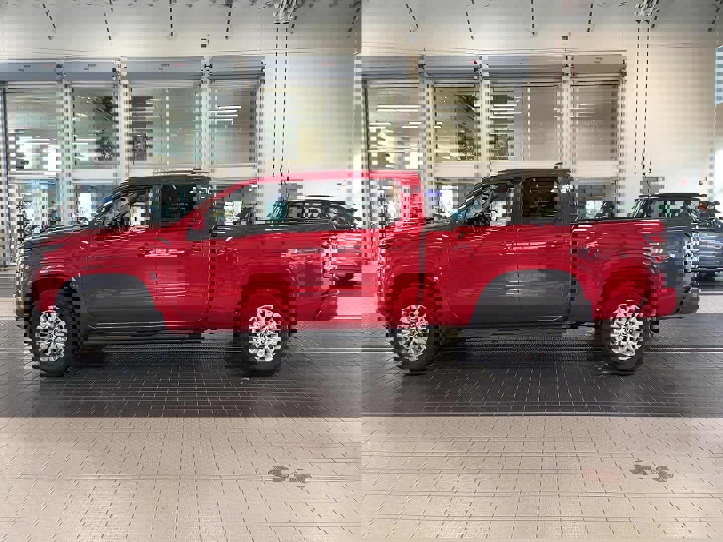 Used 2023 Nissan Frontier SV w/ Technology Package image 3