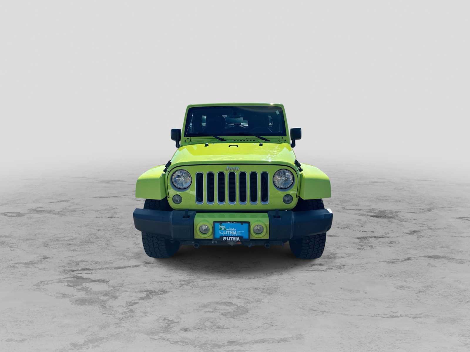 Used 2016 Jeep Wrangler Unlimited Sahara w/ Connectivity Group AWD/4WD image 3