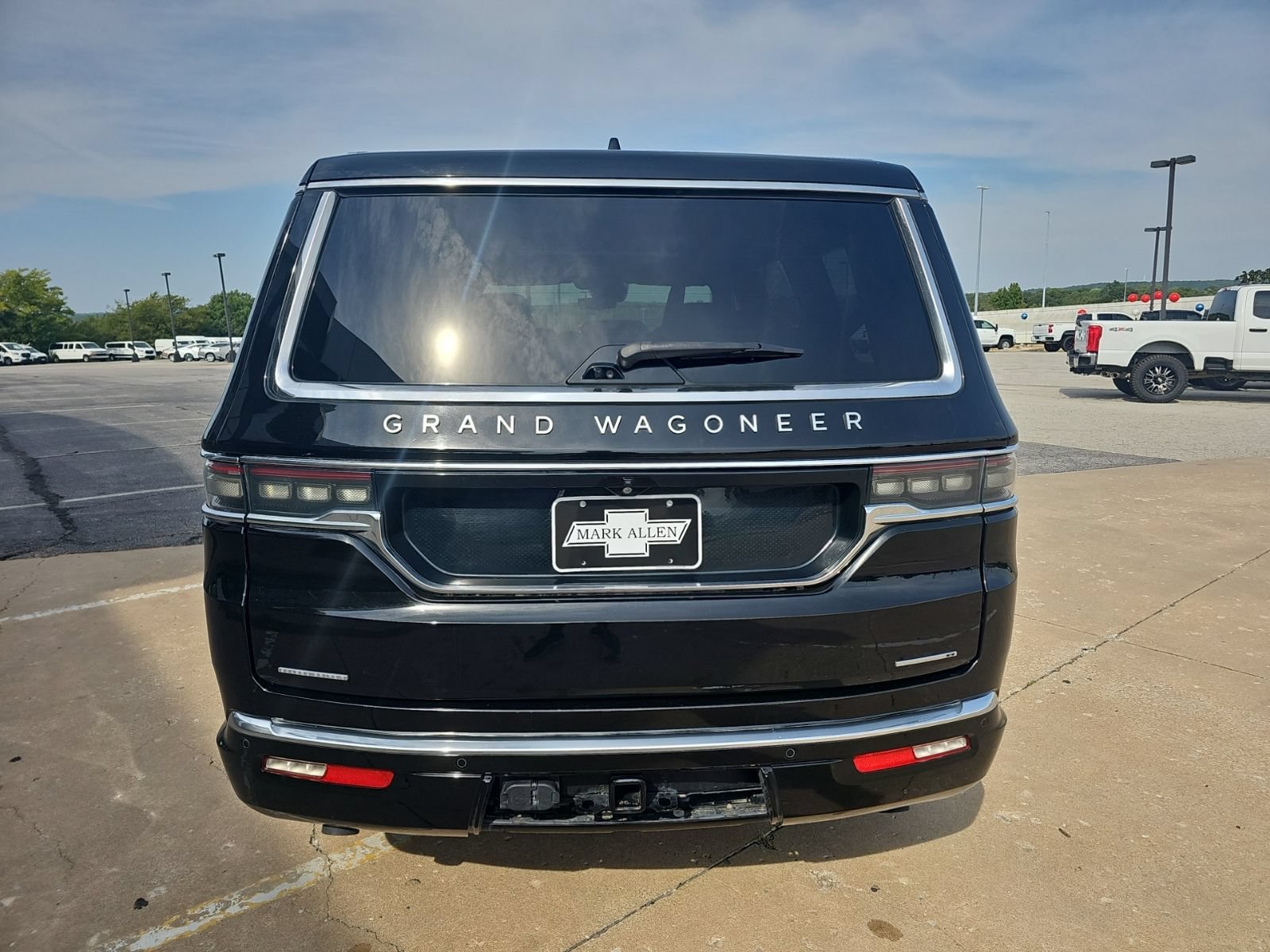 Used 2023 Jeep Grand Wagoneer Series II AWD/4WD image 4