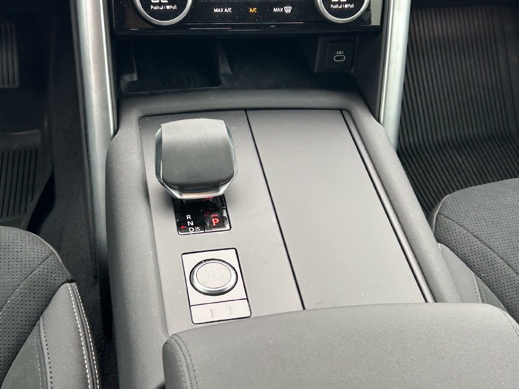 Used 2025 Land Rover Discovery S AWD/4WD image 22