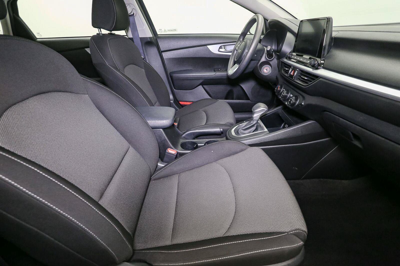 Used 2023 Kia Forte LXS FWD image 17