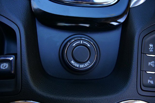 Used 2017 Chevrolet SS / 6.2L V8 / Cooled Seats / Sun image 20