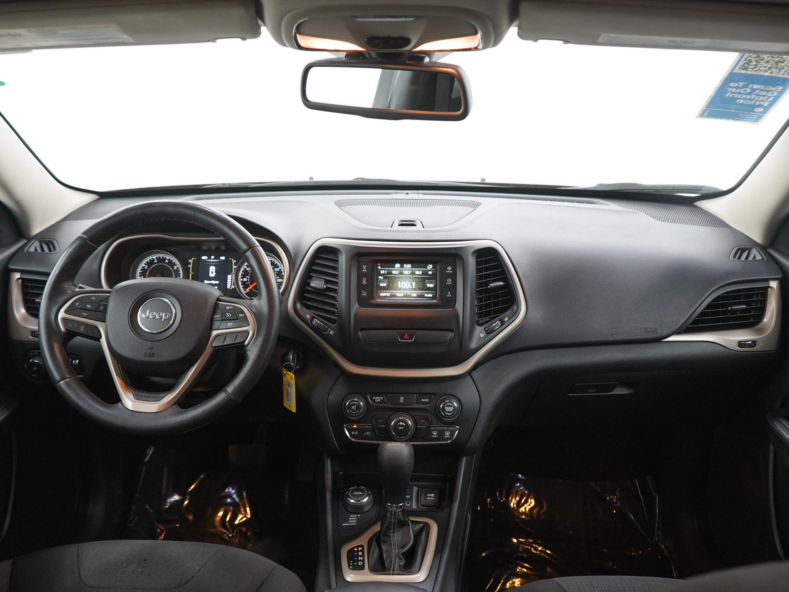Used 2015 Jeep Cherokee Latitude AWD/4WD image 13
