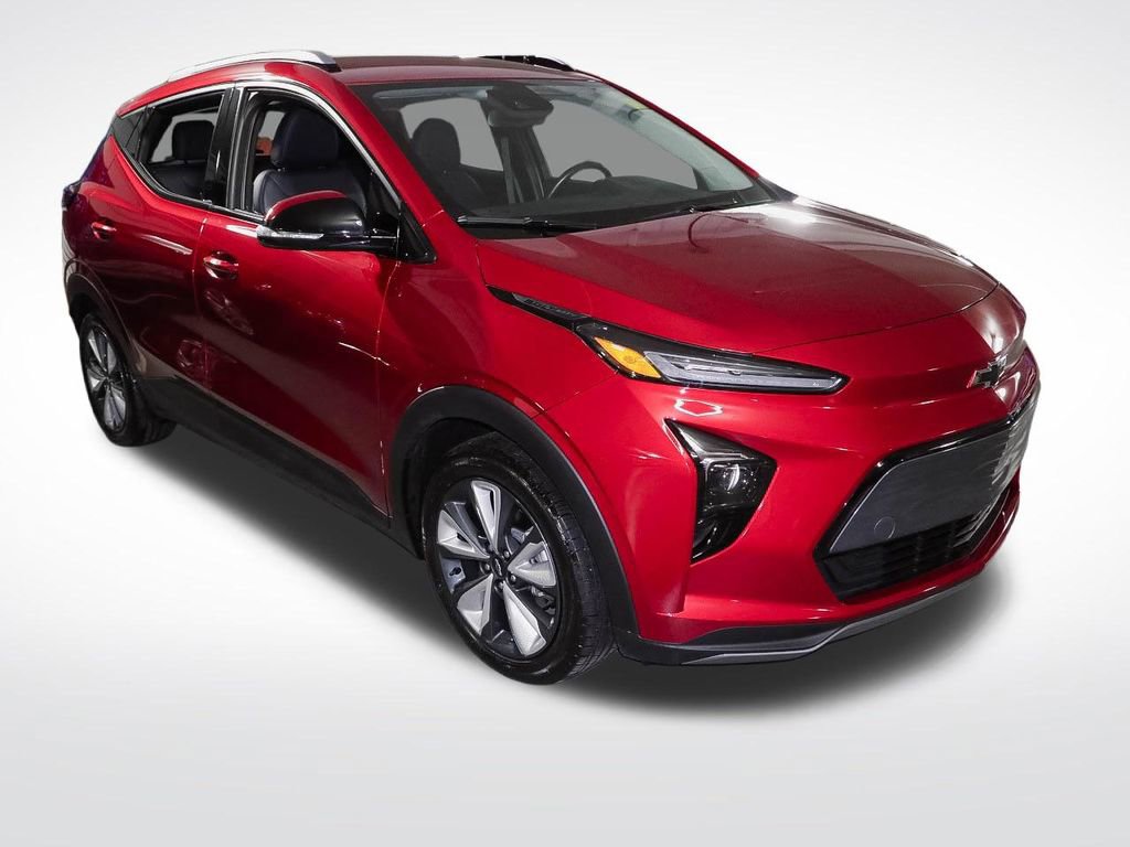 Used 2023 Chevrolet Bolt EUV LT w/ Convenience Package image 3