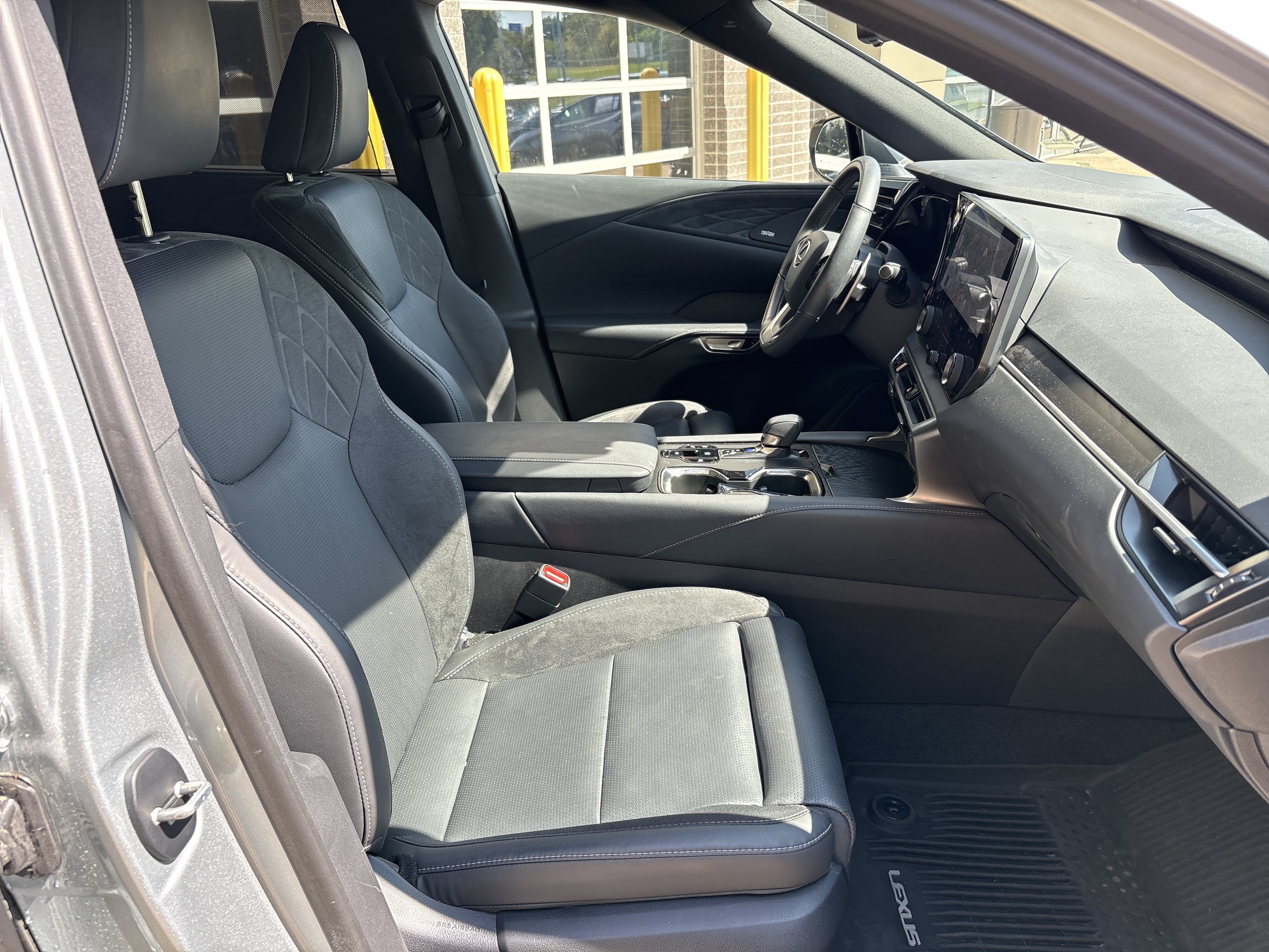Used 2025 Lexus RX 350 w/ Convenience Package AWD/4WD image 33