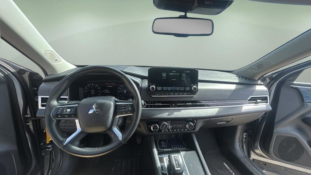 Used 2024 Mitsubishi Outlander SE image 20