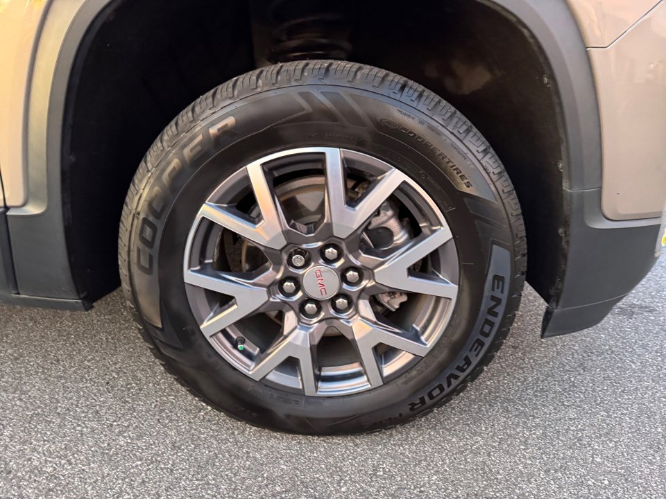 Certified 2022 GMC Acadia SLT w/ Trailering Package image 28