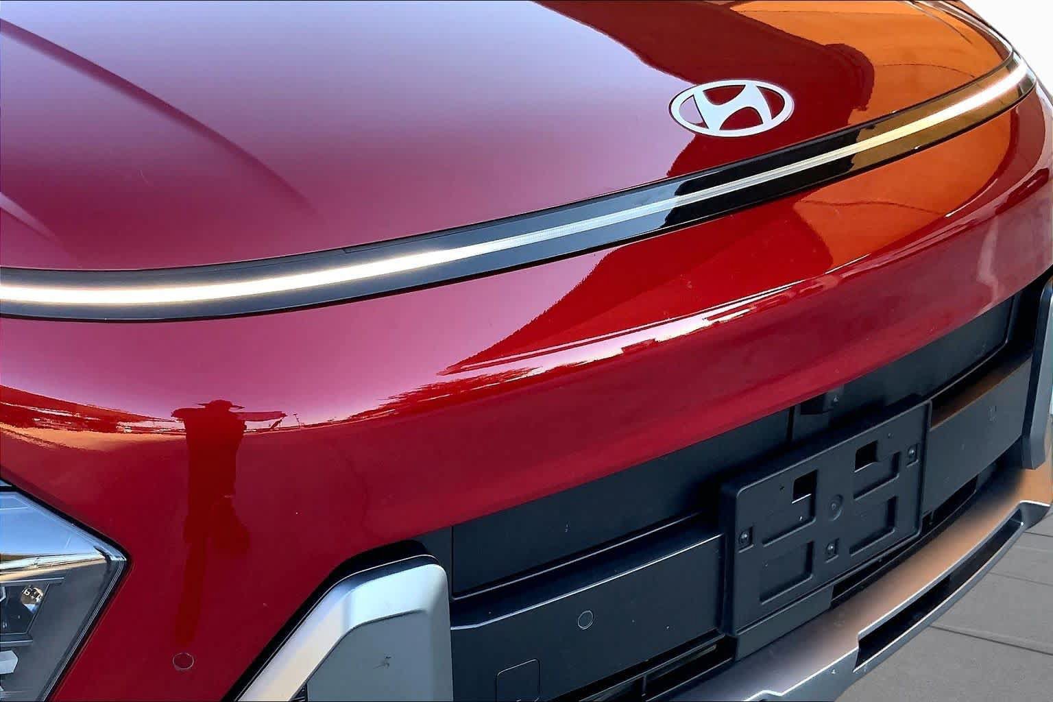 Used 2025 Hyundai Kona Limited FWD image 32
