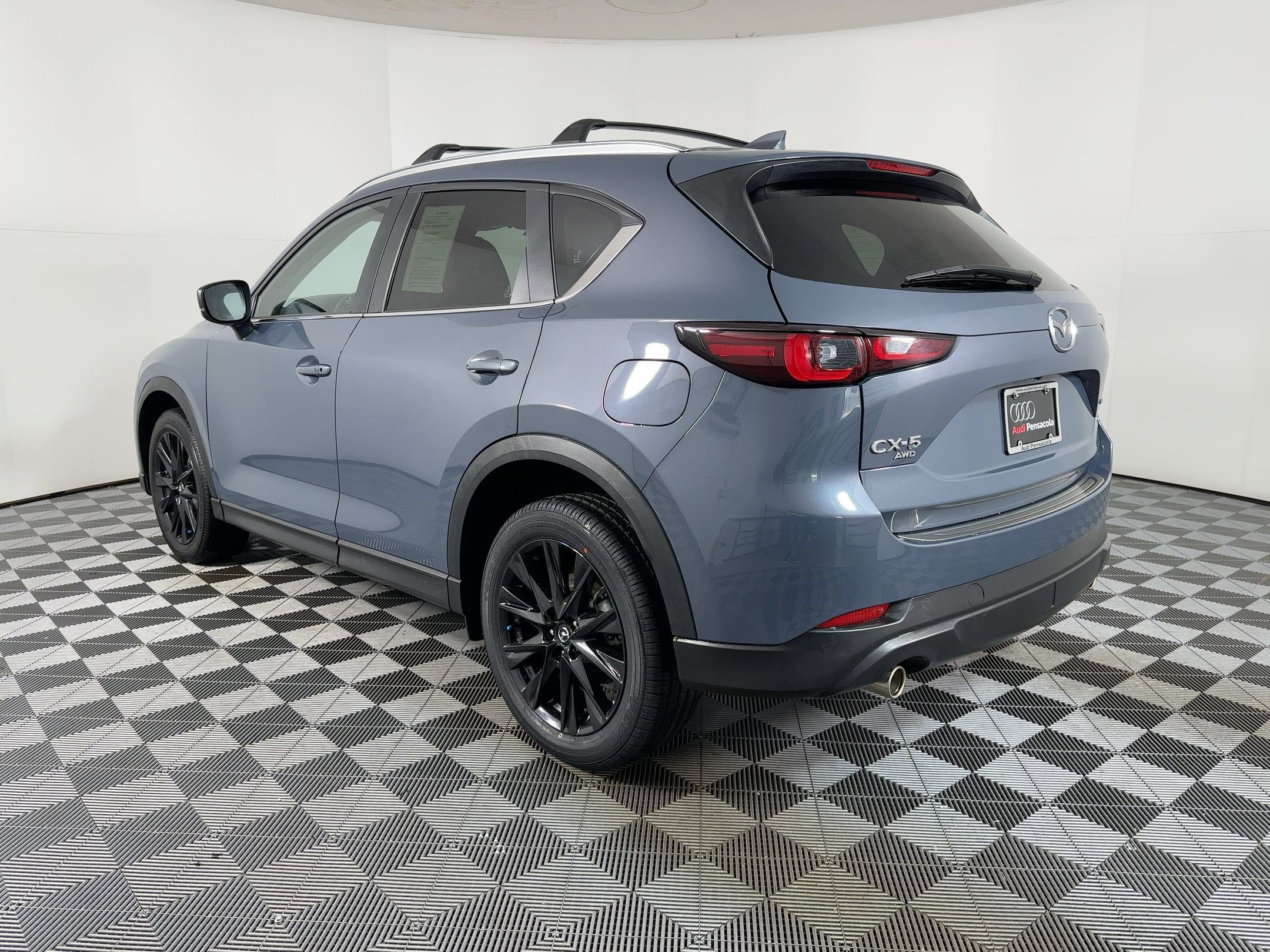 Used 2023 MAZDA CX-5 Carbon Edition image 2