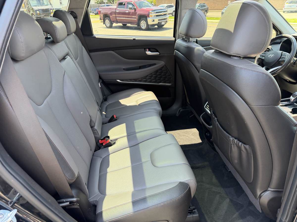 Used 2019 Hyundai Santa Fe Limited AWD/4WD image 16