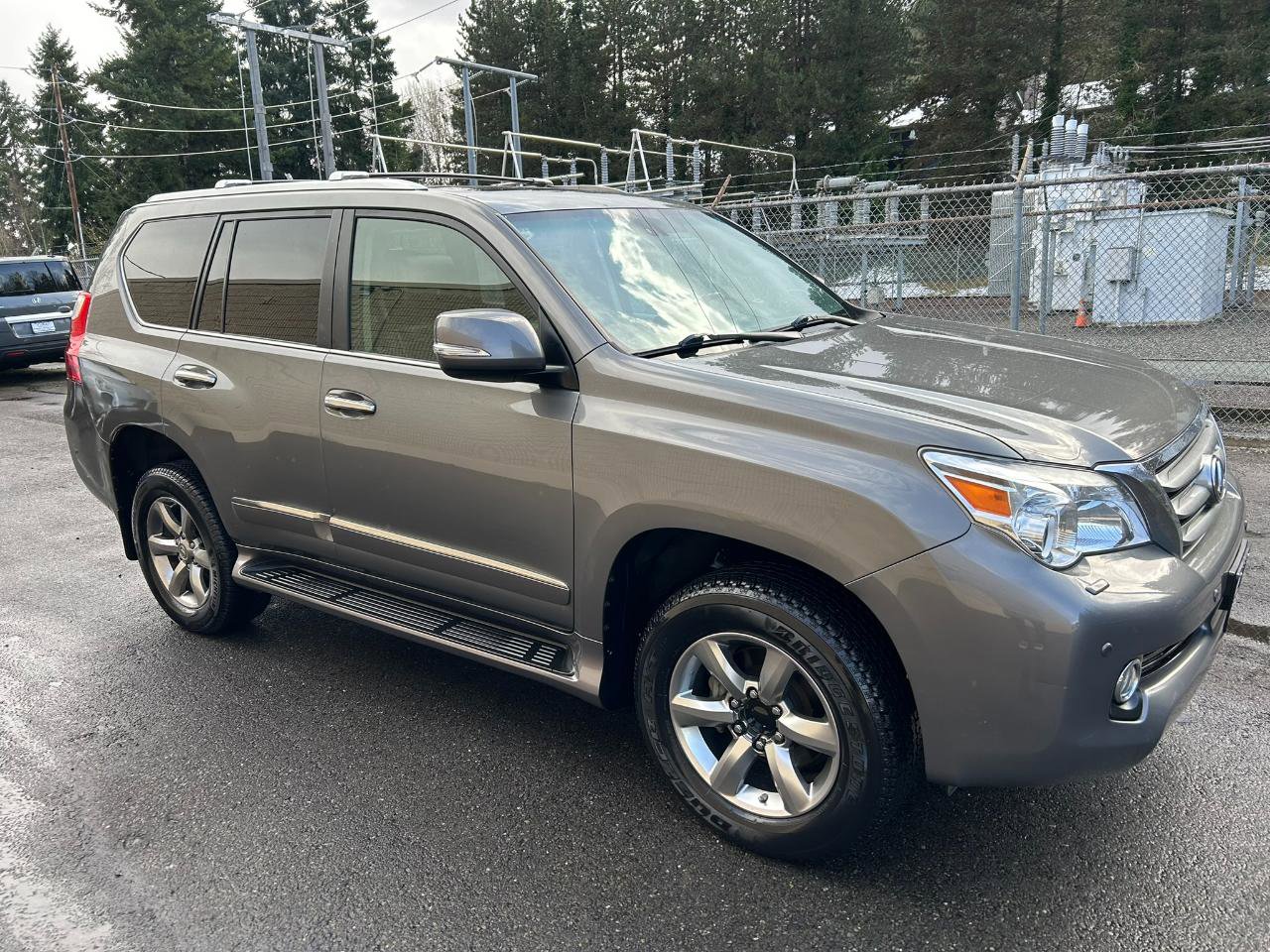Used 2013 Lexus GX 460 Premium AWD/4WD image 3