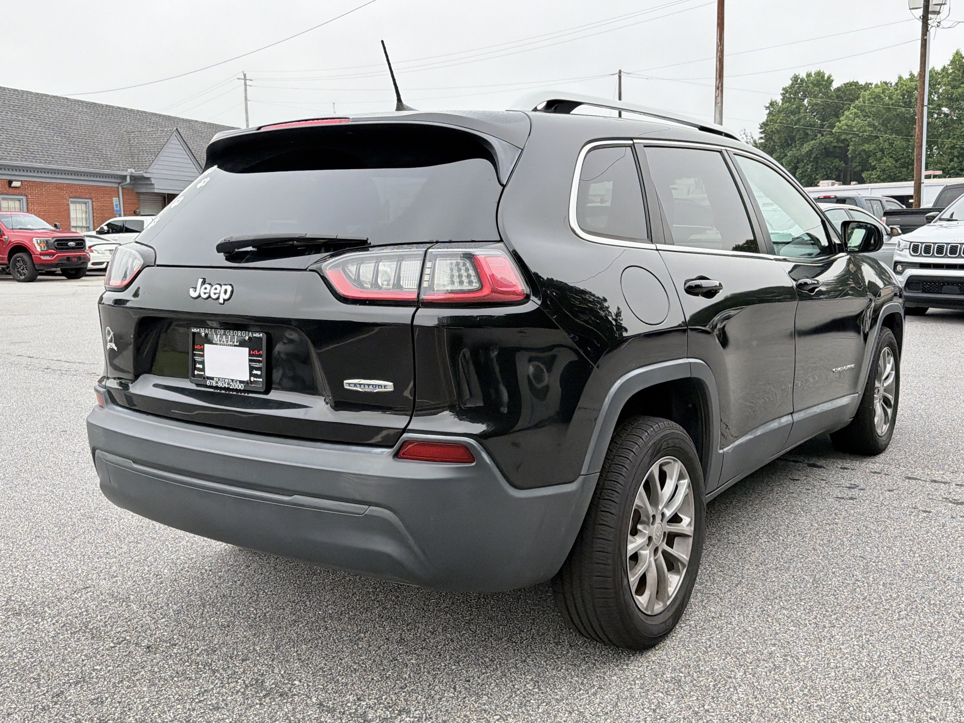 Used 2019 Jeep Cherokee Latitude Plus FWD image 4