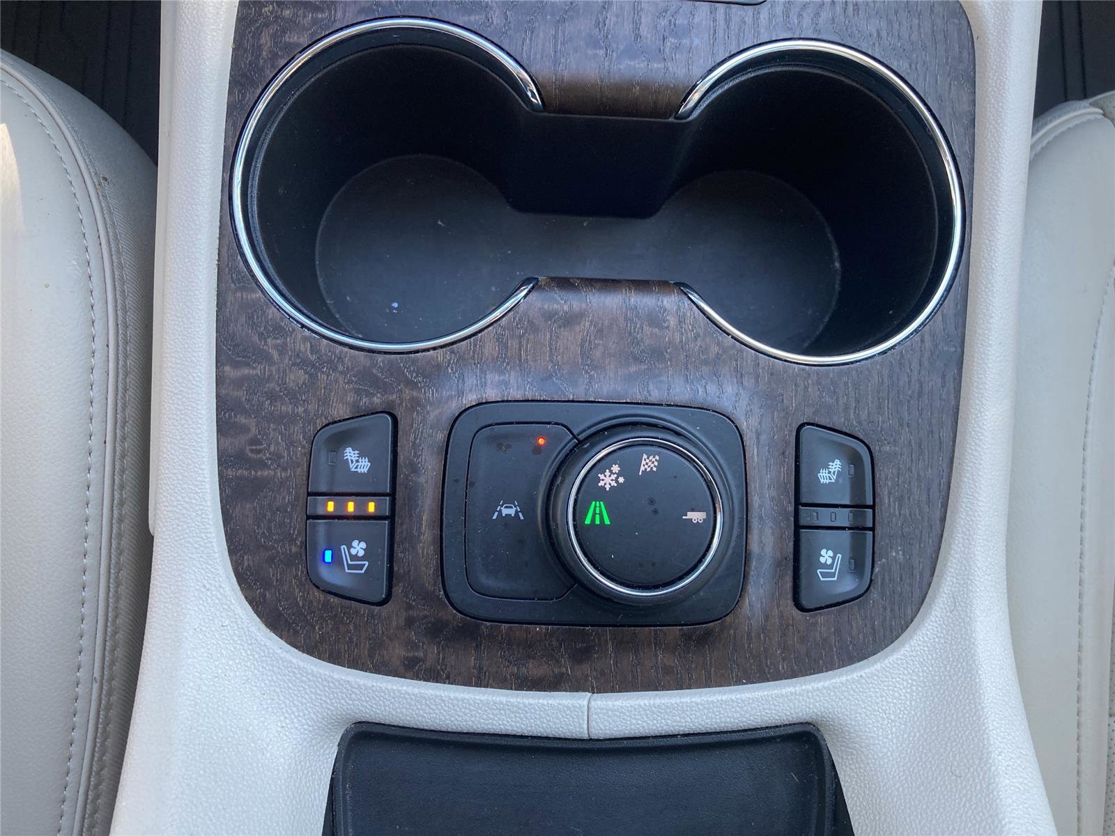 Used 2023 GMC Acadia Denali w/ Denali Ultimate Package image 15