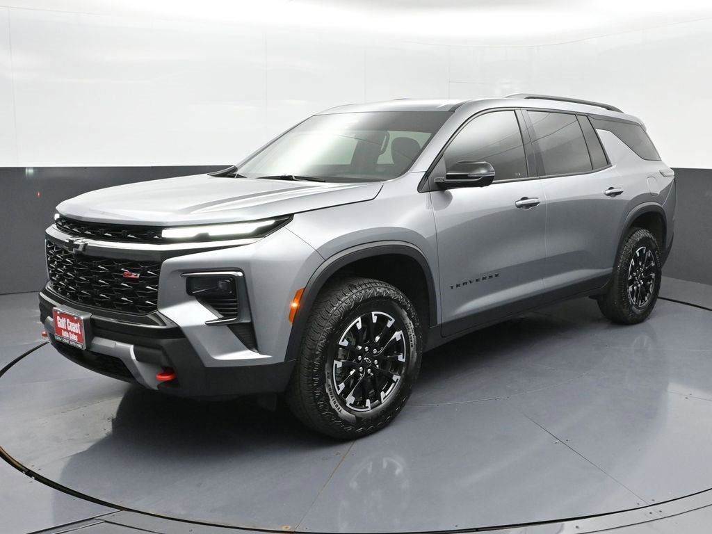 Used 2025 Chevrolet Traverse Z71 w/ Driver Confidence Package image 1