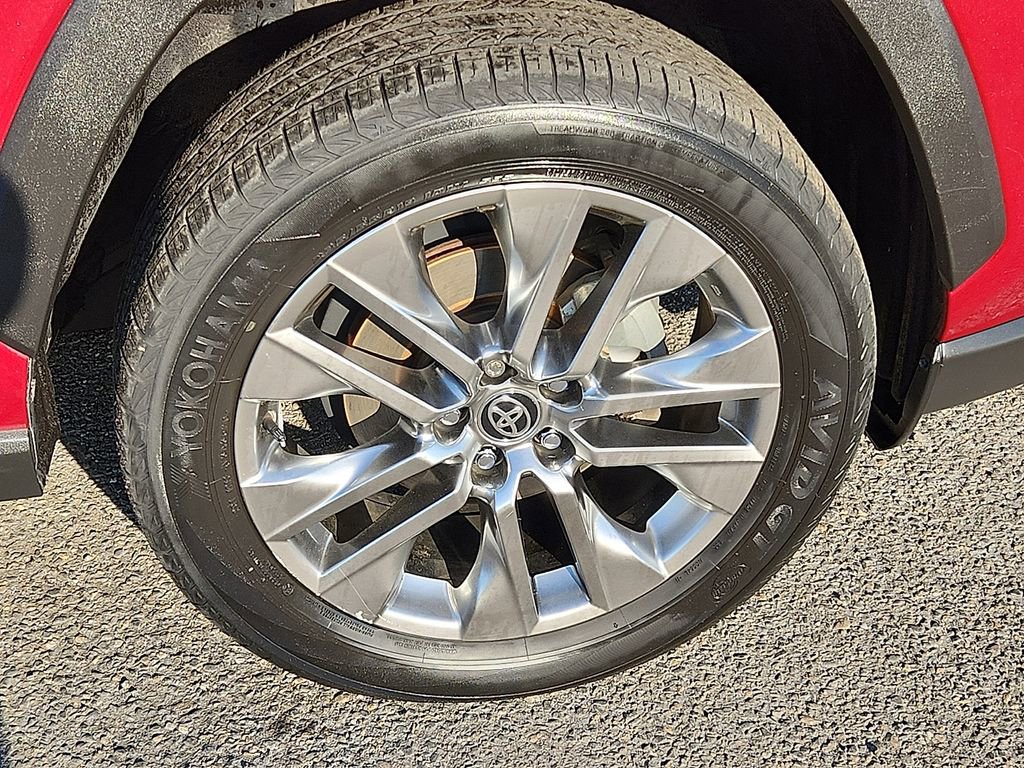 Used 2021 Toyota RAV4 Limited image 8