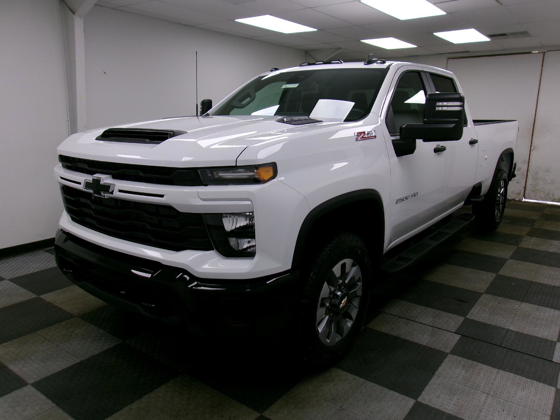 New 2026 Chevrolet Silverado 2500 Custom w/ Custom Value Package AWD/4WD image 1
