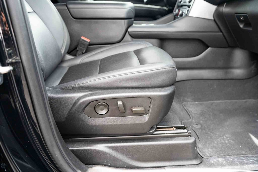 Used 2023 Chevrolet Tahoe Z71 w/ Luxury Package AWD/4WD image 29