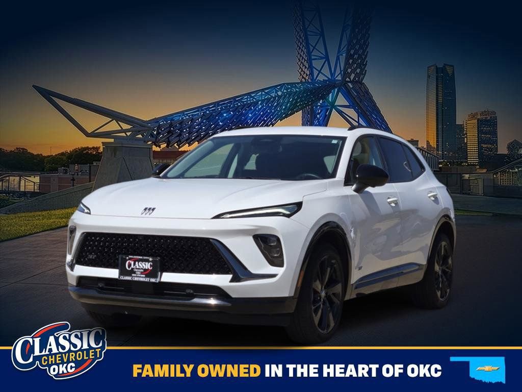 Used 2025 Buick Envision Sport Touring image 3