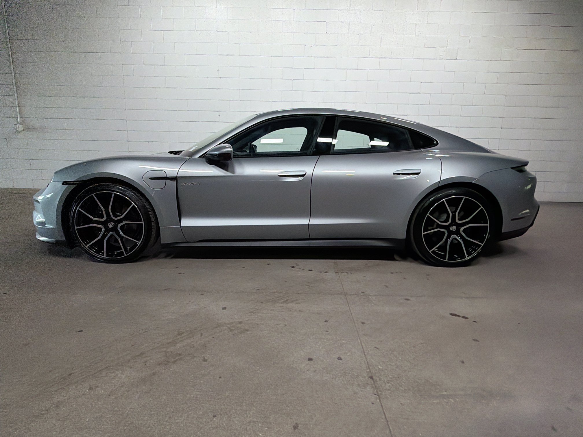 Certified 2026 Porsche Taycan AWD/4WD image 2