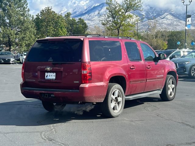 Used 2007 Chevrolet Suburban LT w/ LT Preferred Equipment Group AWD/4WD image 4