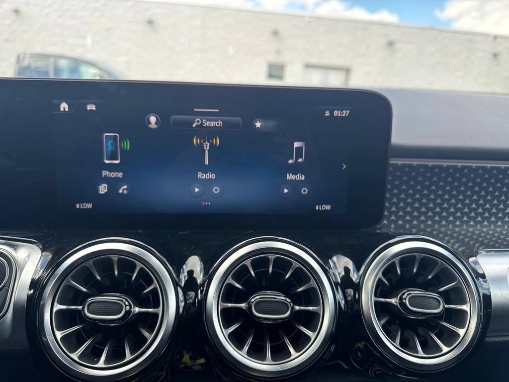 Used 2026 Mercedes-Benz GLB 250 4MATIC image 17
