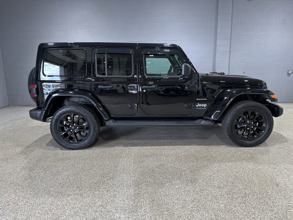 Used 2021 Jeep Wrangler Unlimited Sahara w/ Cold Weather Group AWD/4WD image 2