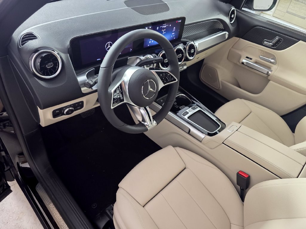 New 2026 Mercedes-Benz GLB 250 image 7