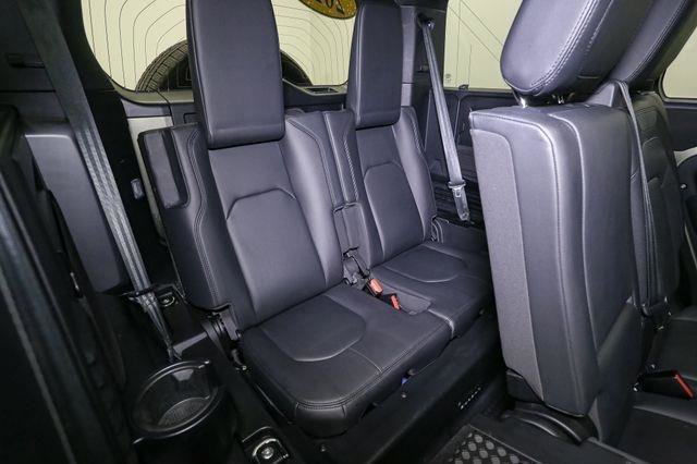 Used 2023 Land Rover Defender 110 X-Dynamic SE image 27