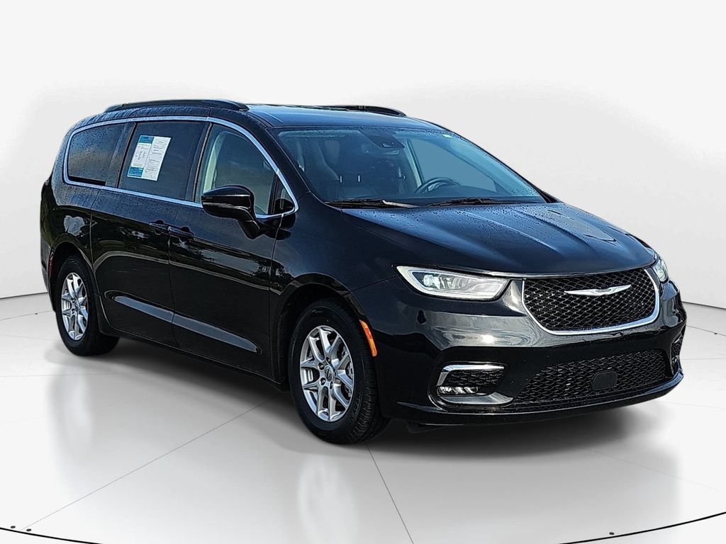 Used 2022 Chrysler Pacifica Touring-L FWD video 3