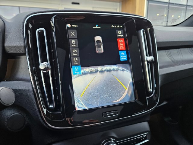 Certified 2023 Volvo C40 P8 Recharge Ultimate w/ Protection Package Premier AWD/4WD image 28