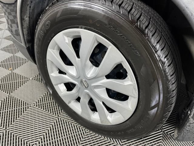 Used 2017 Nissan Rogue S FWD image 12