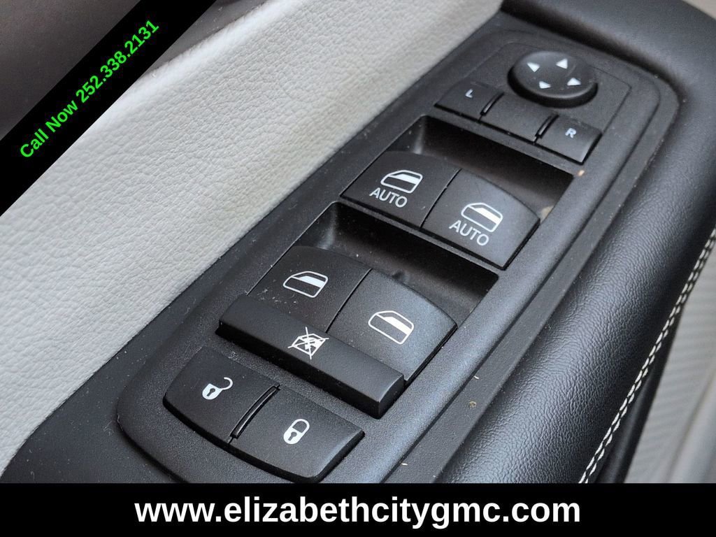 Used 2023 Chrysler Voyager LX FWD image 23
