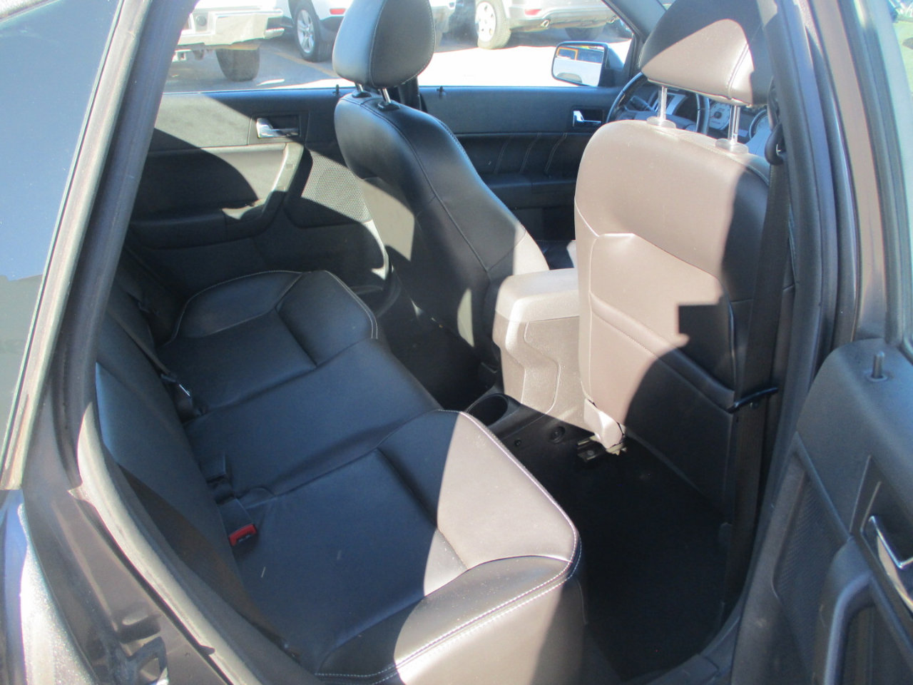 Used 2010 Ford Focus SEL image 8