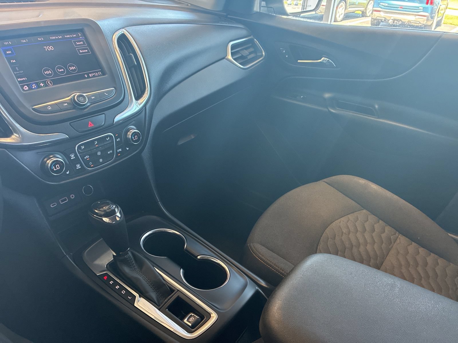 Used 2020 Chevrolet Equinox LT w/ Driver Convenience Package FWD image 23