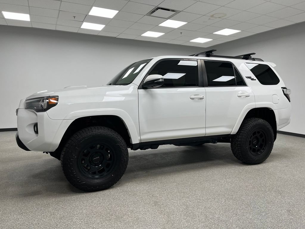 Used 2022 Toyota 4Runner TRD Off-Road Premium AWD/4WD image 6