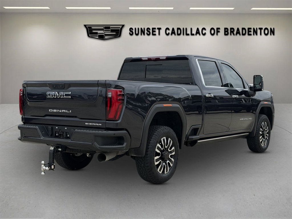 Used 2024 GMC Sierra 3500 Denali Ultimate AWD/4WD image 3
