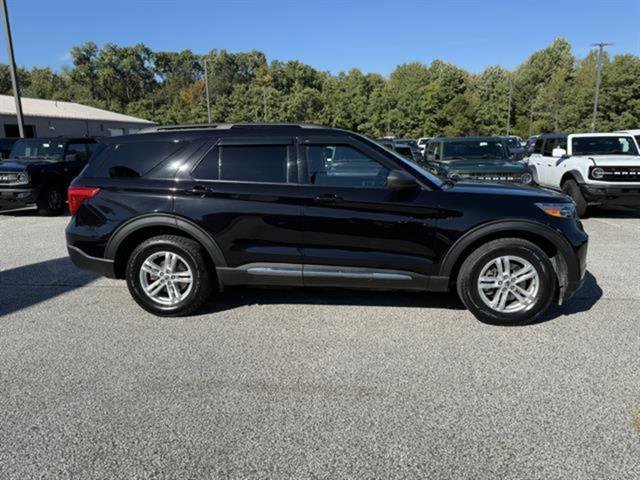 Certified 2021 Ford Explorer XLT w/ Equipment Group 202A image 8