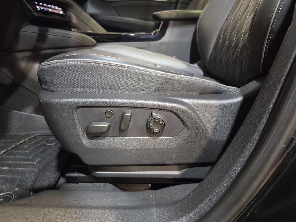 Used 2021 Buick Envision Avenir w/ Technology Package II FWD image 14