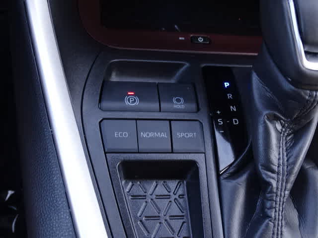 Used 2025 Toyota RAV4 Limited w/ Advanced Technology Package FWD image 33