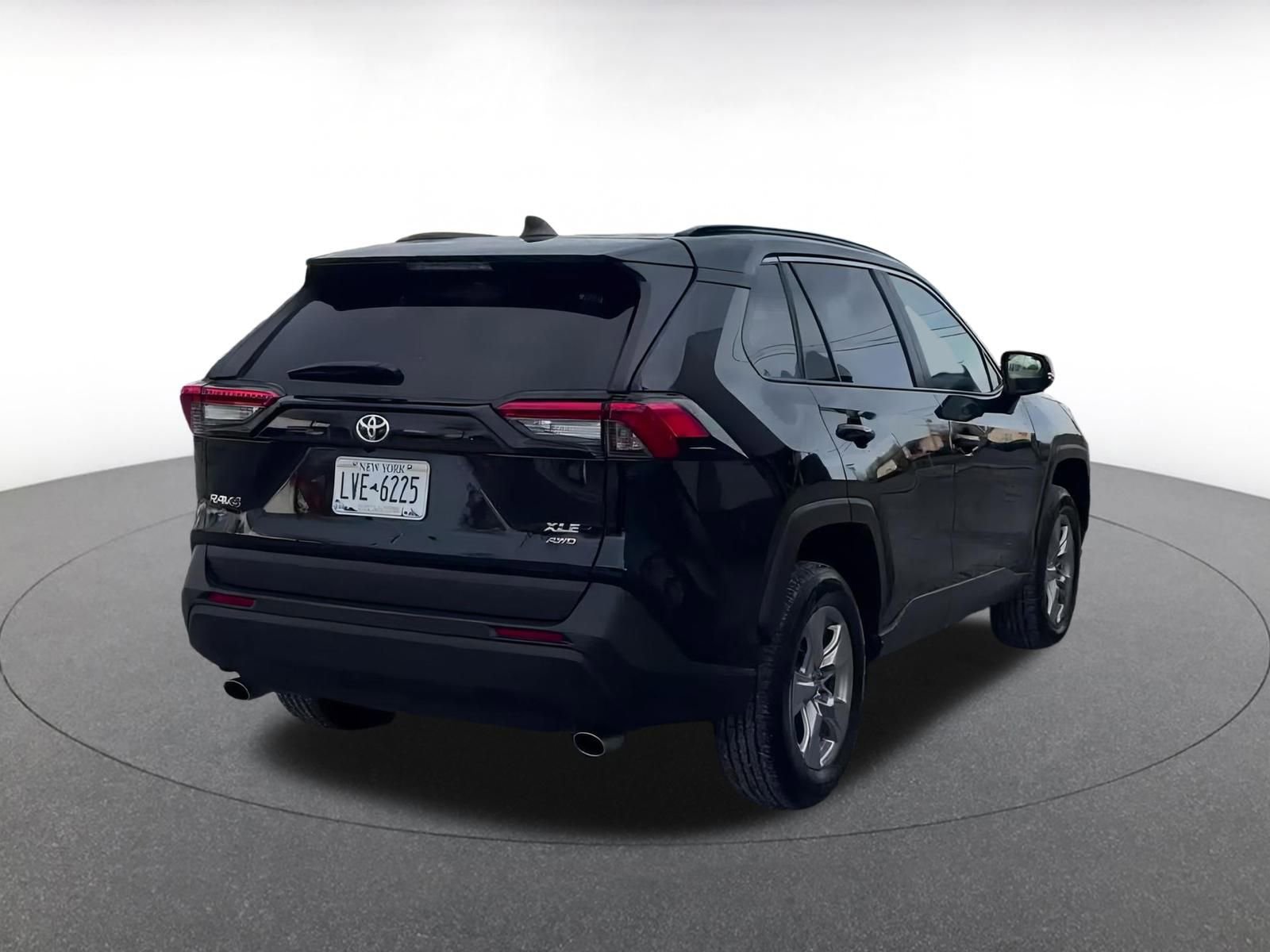 Used 2025 Toyota RAV4 XLE image 15