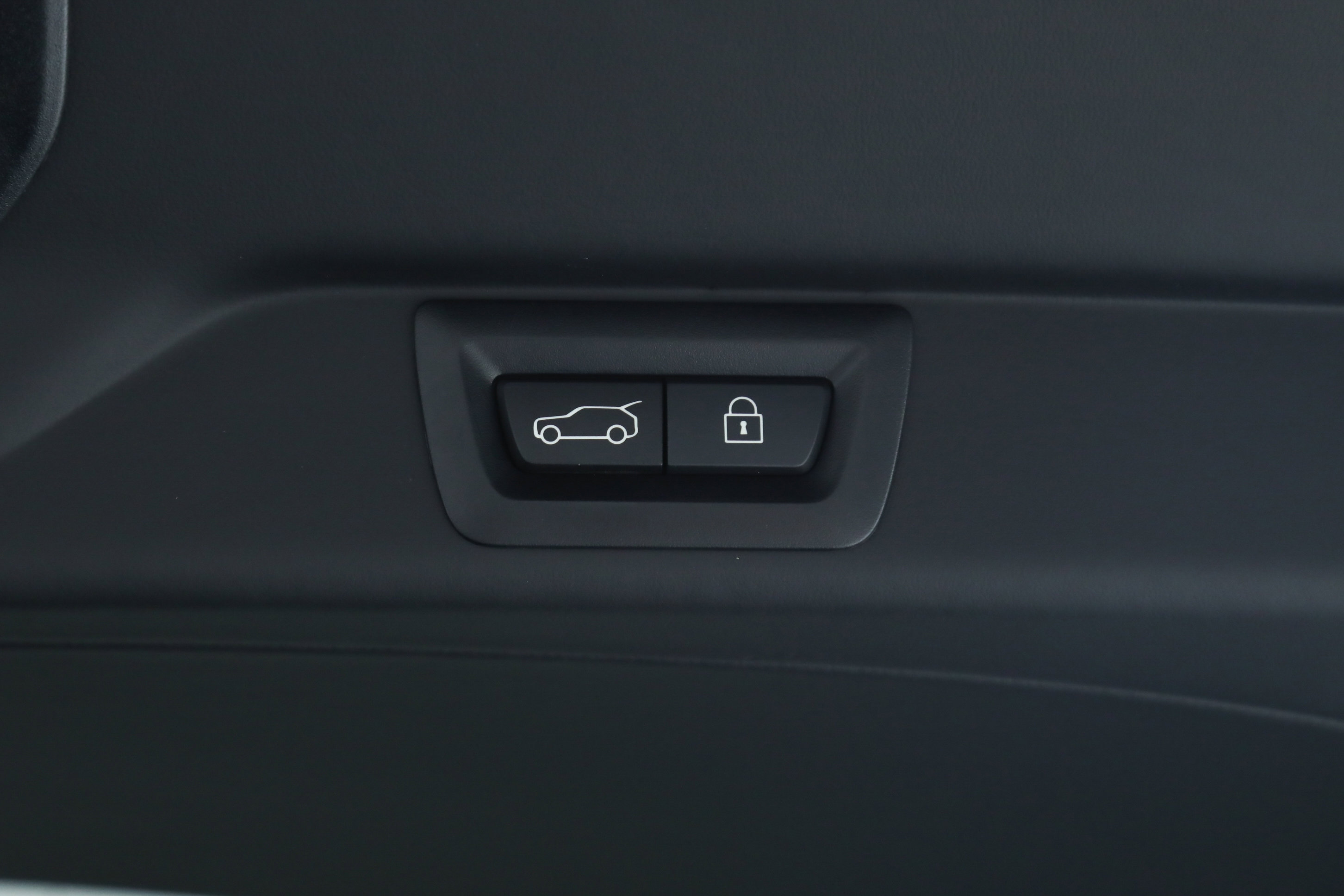 Used 2023 Rolls-Royce Cullinan Black Badge w/ Dark Exterior Package image 44