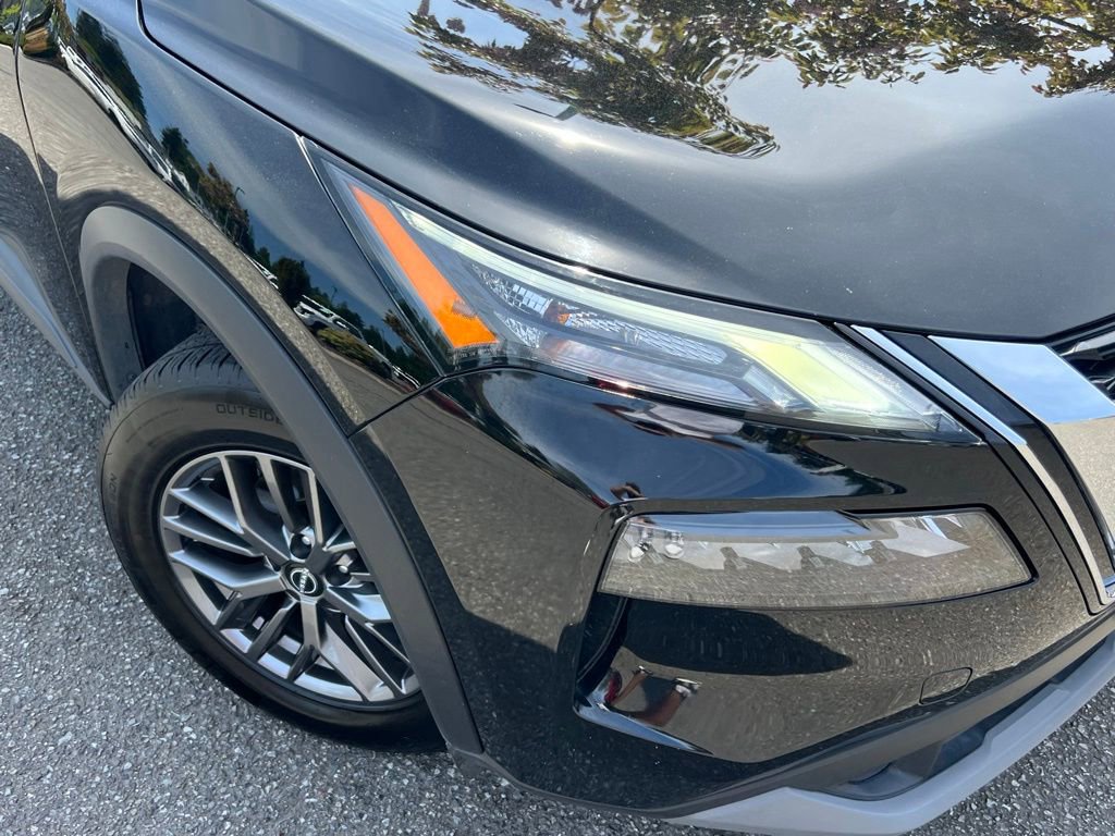 Used 2023 Nissan Rogue S AWD/4WD image 2