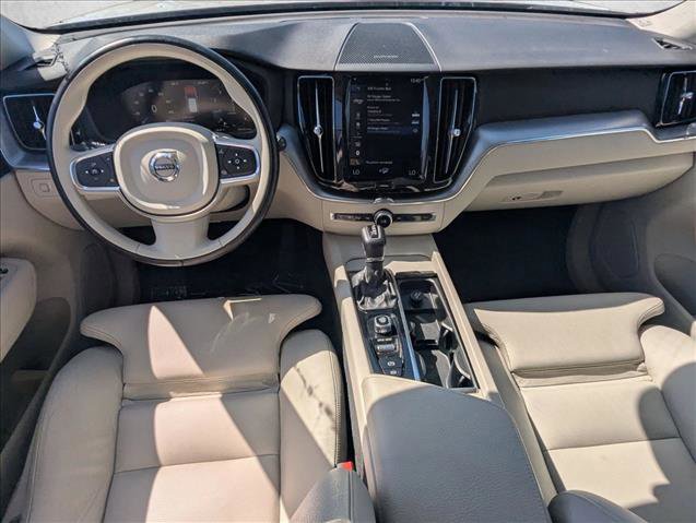 Used 2019 Volvo XC60 T5 Momentum w/ Multimedia Package FWD image 18
