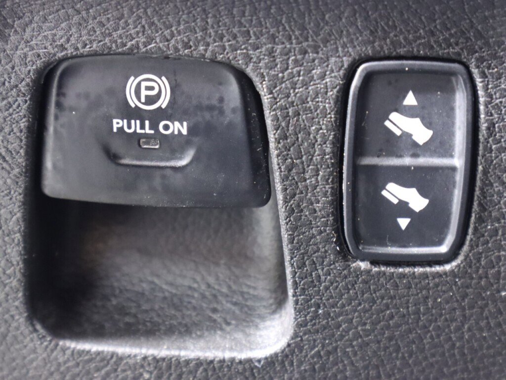 Used 2022 RAM 1500 Big Horn AWD/4WD image 11