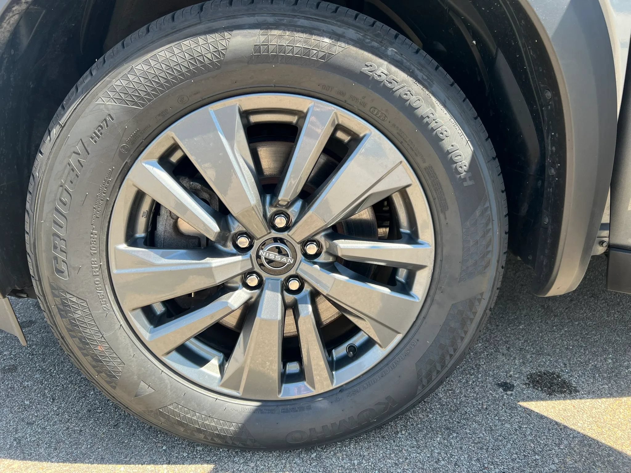 Used 2022 Nissan Pathfinder SV AWD/4WD image 17